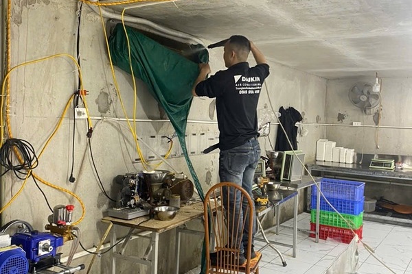 thợ vệ sinh bảo dưỡng máy lạnh long biên vệ sinh điều hòa quận long biên