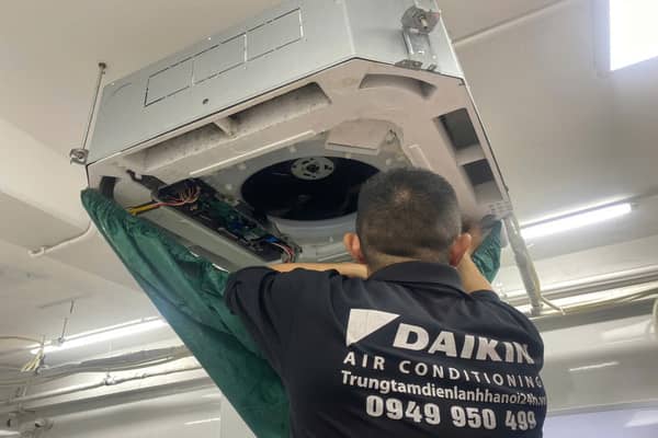 Vệ sinh điều hòa dàn lạnh tại nhà khách Kim Mã Vệ sinh điều hòa dàn lạnh tại nhà khách Kim Mã